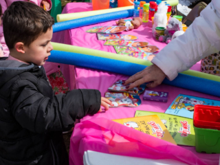 picking out prizes